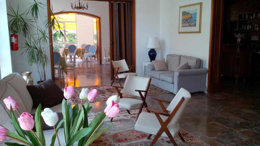 Hotel Giulia Marina di Massa Extérieur photo