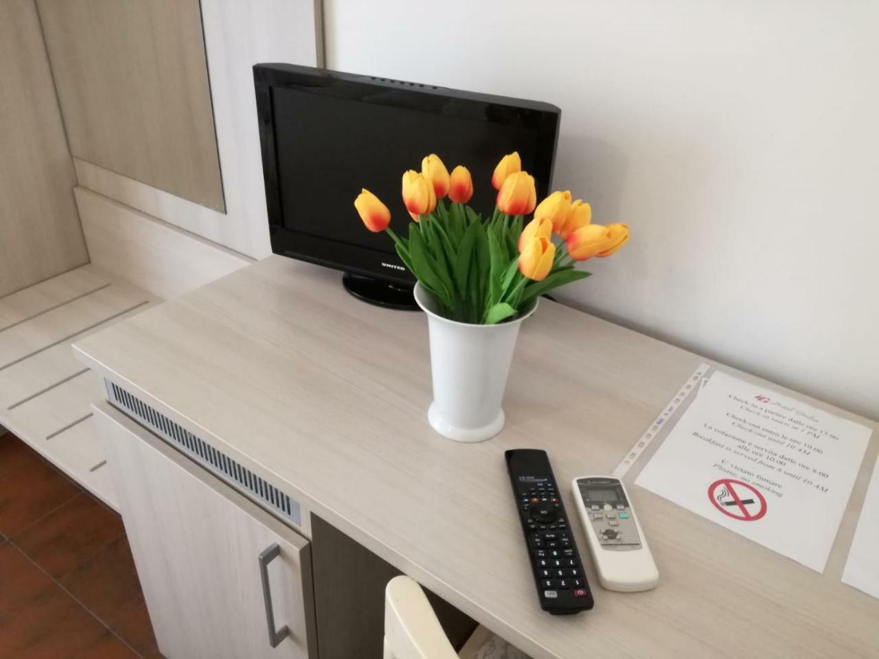 Hotel Giulia Marina di Massa Extérieur photo