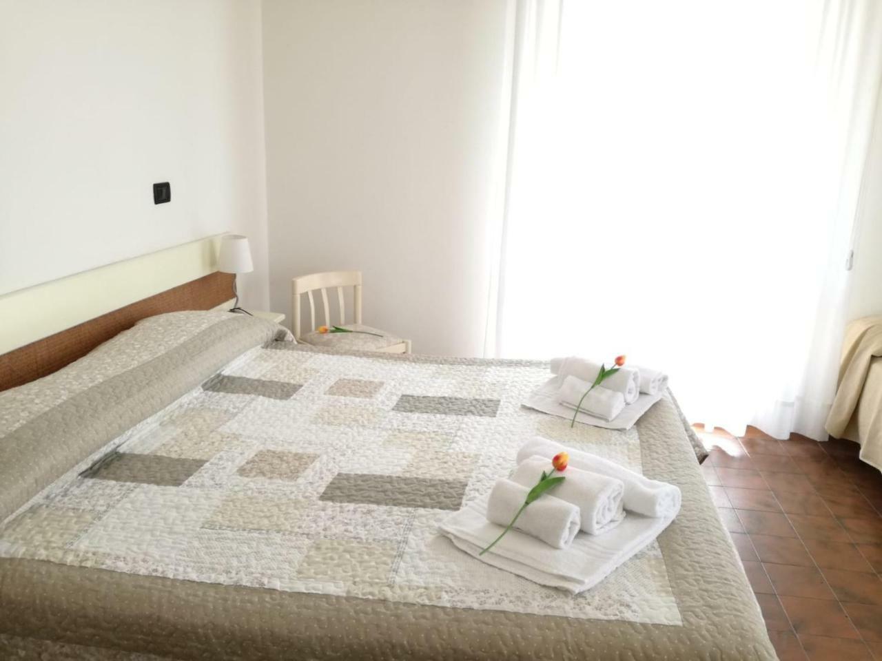 Hotel Giulia Marina di Massa Extérieur photo