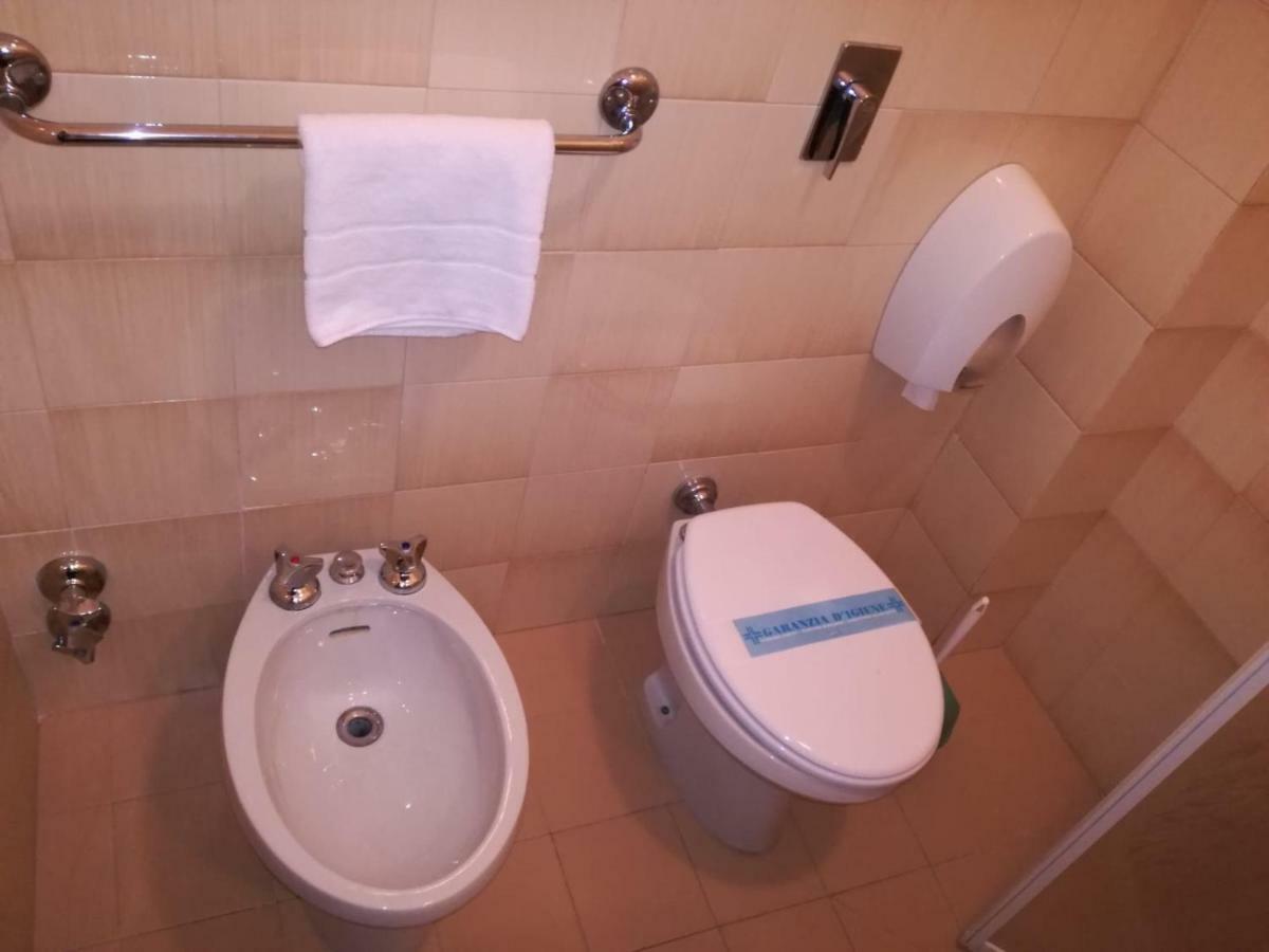 Hotel Giulia Marina di Massa Extérieur photo