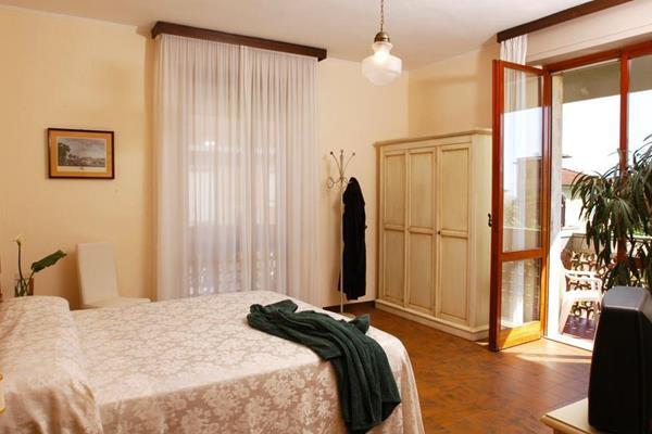 Hotel Giulia Marina di Massa Extérieur photo
